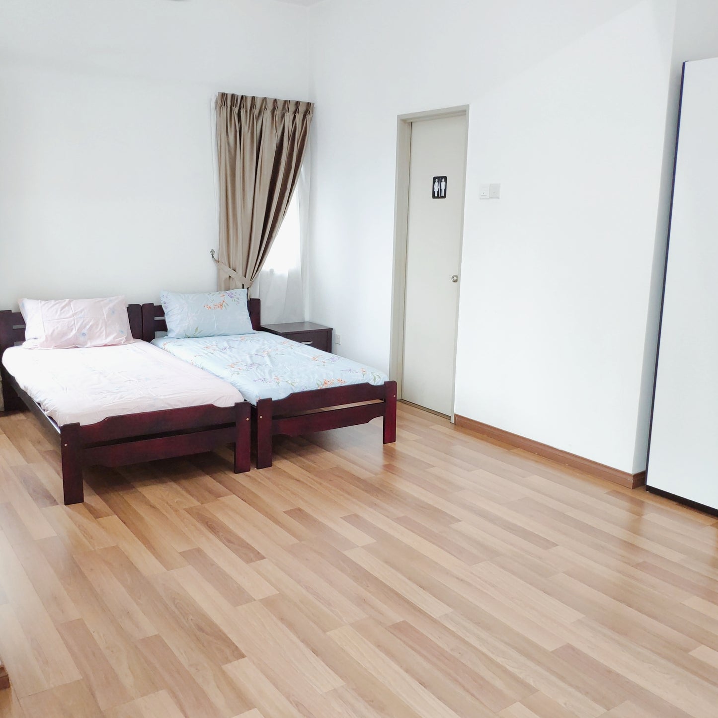 Huge Master Room Rental at Bayan Villa with Private Bathroom near MRT UPM Station, Olive Hill, IMU, TPM Bukit Jalil, MINES shopping mall