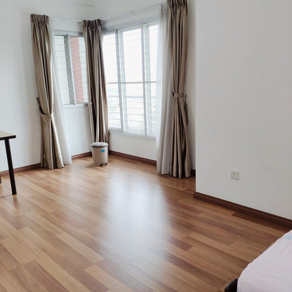 Huge Master Room Rental at Bayan Villa with Private Bathroom near MRT UPM Station, Olive Hill, IMU, TPM Bukit Jalil, MINES shopping mall