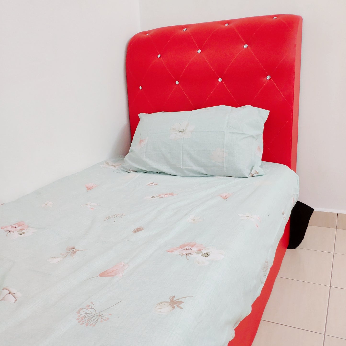 Clean Single Private Room near Equine Park, Alice Smith International School, Putra Permai, 16 Sierra, Bukit Serdang, Mines, Balakong, Bkt Jalil, Astro, TPM, Sri Serdang, UPM, Univ 360