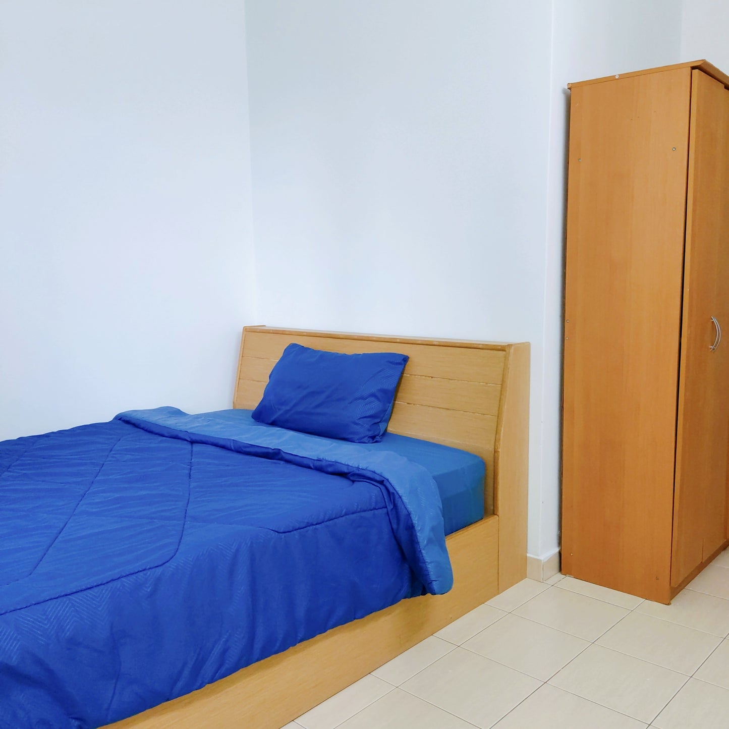 Clean & Comfy Middle Room, Safe Security near Bukit Serdang, UPM, Serdang Jaya, South City, The Mines, Sg Besi Indah, Serdang Jaya, IOI City Mall, 16 Sierra, Bkt Jalil, TPM, Astro (Copy)