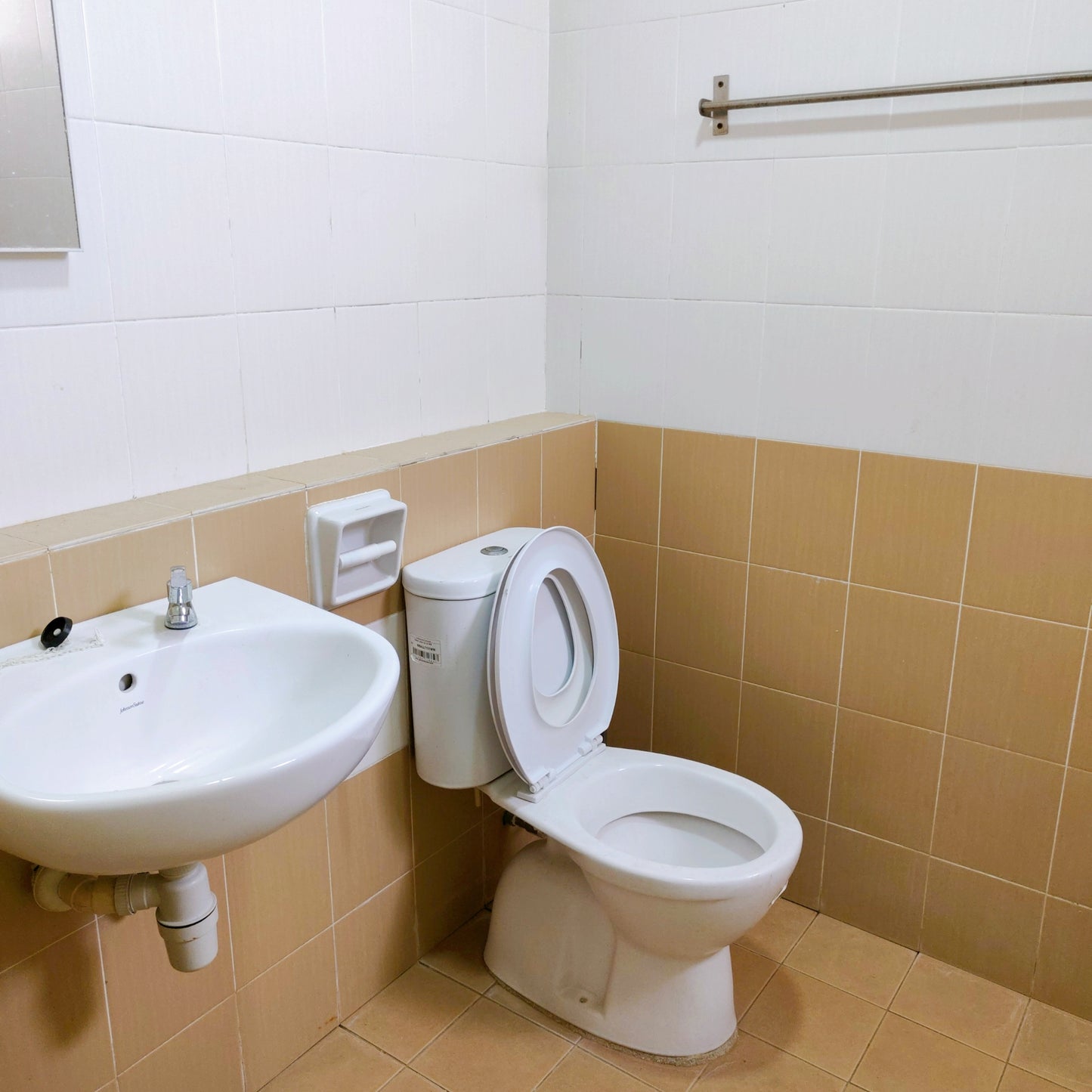 Fully Furnished House for Rent at Aman Heights, near Bukit Serdang, UPM, Serdang Jaya, South City, The Mines, Sg Besi Indah, Serdang Jaya, IOI City Mall, 16 Sierra, Bkt Jalil, TPM, Astro