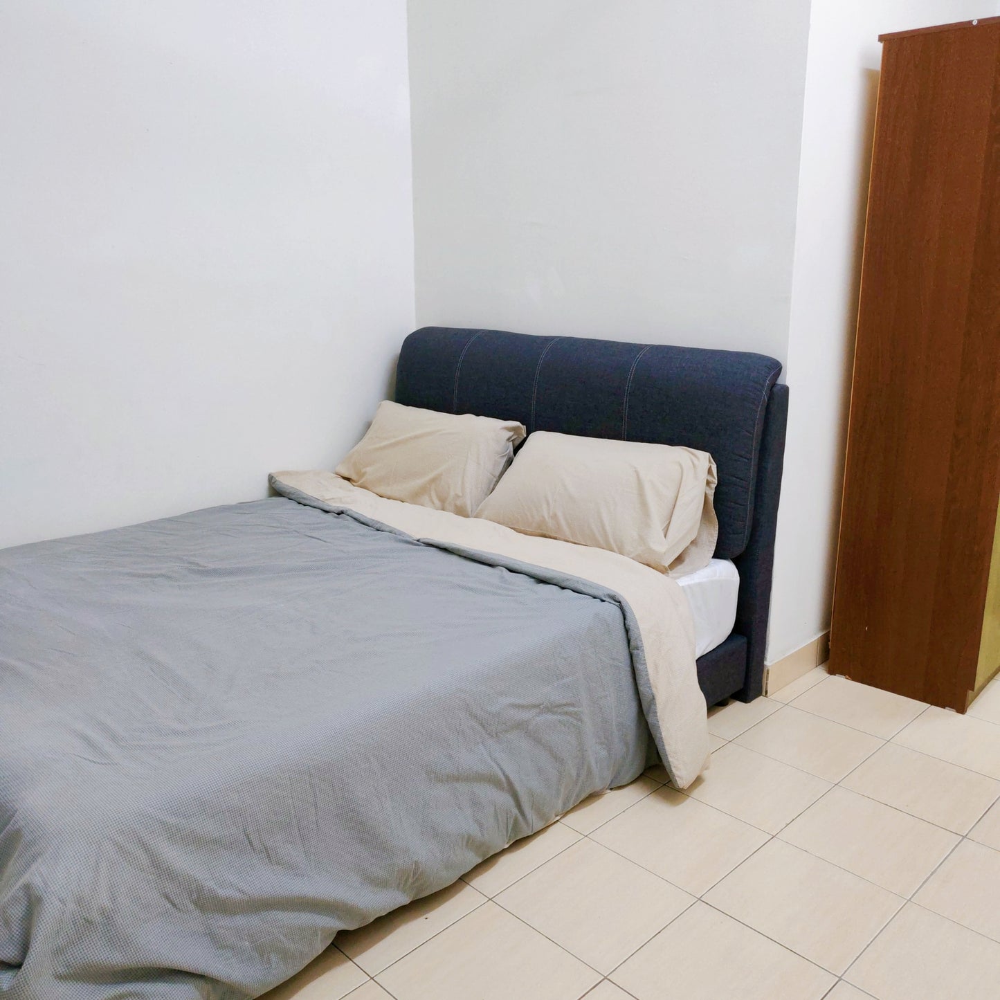 Queen size bed at a house for rent at Aman Heights, Seri Kembangan