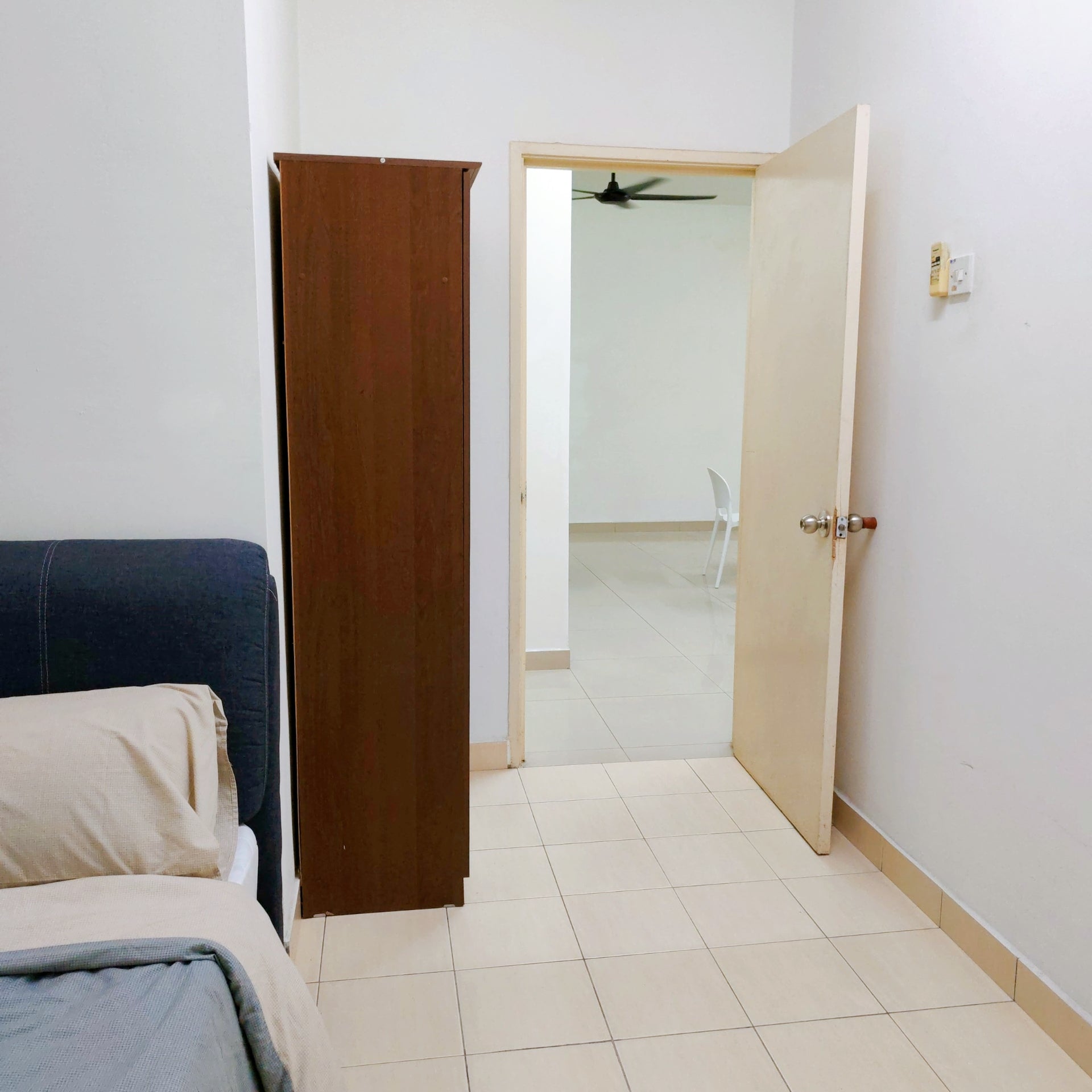 Middle room of a house for rent at Aman Heights, Seri Kembangan