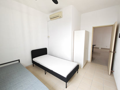 Aman Heights Middle Room w 2 Single Beds for Rent near MRT UPM, Bukit Jalil, TPM, The Mines, IOI City Mall